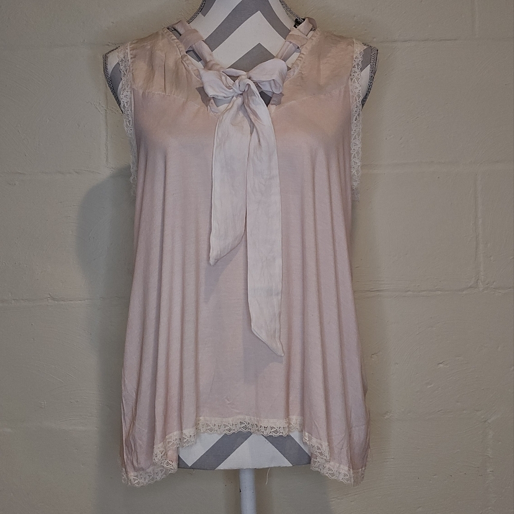POL Relaxed Fit Top W/ Lace Trim on Arm & Hem Self-Tie Neckline Small Blush Pink